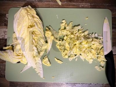 Salotas „Glušys“ su vištiena ir Pekino kopūstu Žingsnis 3