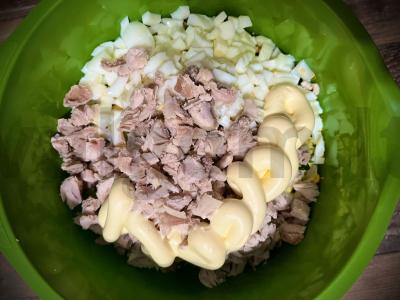 Salotas „Glušys“ su vištiena ir Pekino kopūstu Žingsnis 5