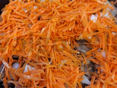 Vištienos širdelės troškintos grietinėlės padaže Žingsnis 3