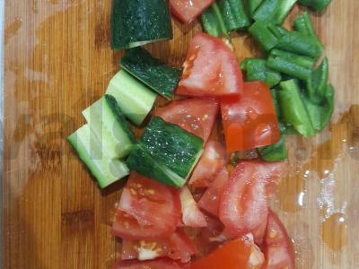 Skani vasaros šalta sriuba gazpacho su skrudinta duona Žingsnis 1