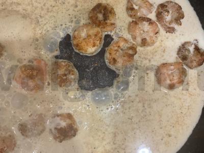 Grietinėlės makaronai su krevetėmis Žingsnis 2