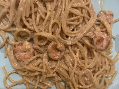 Grietinėlės makaronai su krevetėmis pagrindine nuotrauka