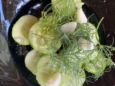 Greitai marinuoti agurkai Žingsnis 5