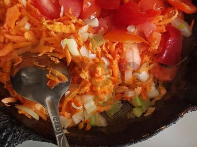 Žirnių sriuba su daržovėmis ir šviežiais žalumynais Žingsnis 3