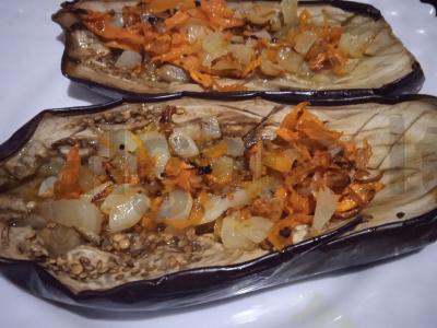 Baklažanai, įdaryti daržovėmis Žingsnis 1