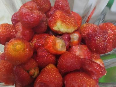 Pieninis kokteilis su braškėmis ir šilauogėmis Žingsnis 2