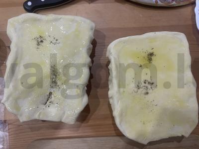 Jūlienas su vištiena ir grybais po duonos plutele Žingsnis 3