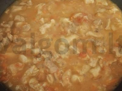 Padažas su mėsa ir grybais pagrindine nuotrauka