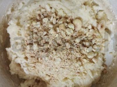 Kvapnus migdolų sausainiai cukraus pudroje Žingsnis 2