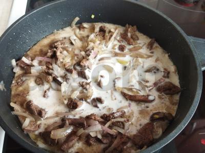 Kepenys, kepamos grietinėje su svogūnais Žingsnis 3