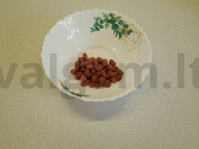 Konservuotų kukurūzų ir pupelių salotas Žingsnis 1