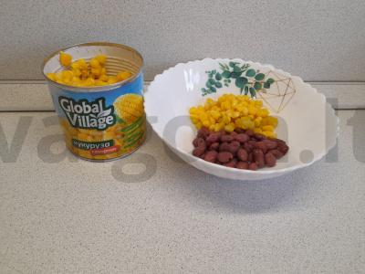 Konservuotų kukurūzų ir pupelių salotas Žingsnis 2