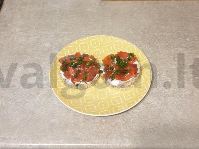 PP sumuštinis su raudonąja žuvimi ir varške Žingsnis 4