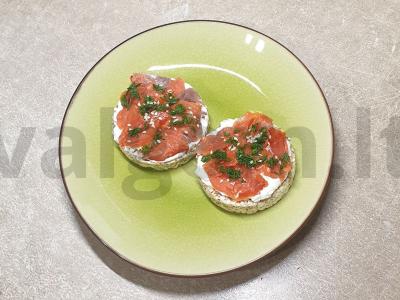 PP sumuštinis su raudonąja žuvimi ir varške pagrindine nuotrauka