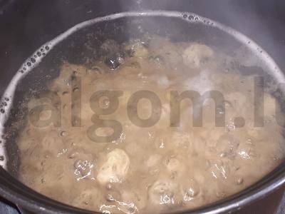 Makaronai su sūriu ir baklažanais keptuvėje Žingsnis 1