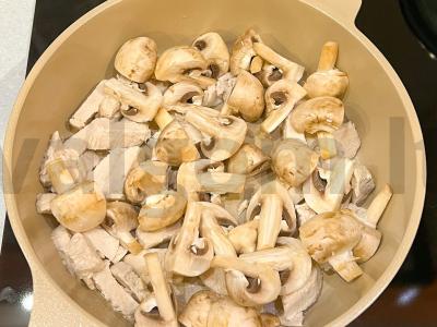 Stikliniai makaronai su daržovėmis, grybais ir vištiena Žingsnis 2