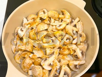 Stikliniai makaronai su daržovėmis, grybais ir vištiena Žingsnis 3