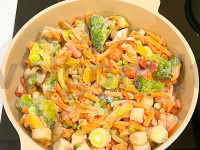 Stikliniai makaronai su daržovėmis, grybais ir vištiena Žingsnis 4