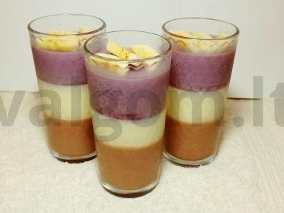 Šokoladinis vaisių želė su grietine ir cukrumi pagrindine nuotrauka