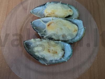 Midijos kiauteliuose po sūrio plutele pagrindine nuotrauka