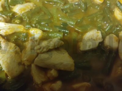 Vištiena su pupelėmis pomidorų padaže Žingsnis 4