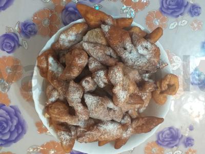 Traškūs chvorostai, tradiciniai pagrindine nuotrauka