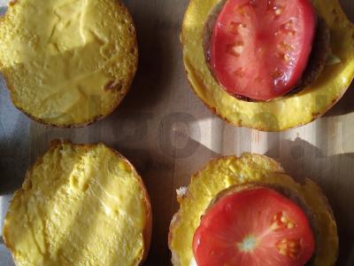 Hamburgeriai su kotletais ir sūrio padažu ant grotelių Žingsnis 5