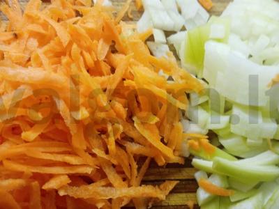 Švelnus kiaulienos guliašas Žingsnis 2