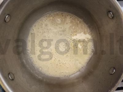 Skanus pieno sriuba su žuvies konservais Žingsnis 1