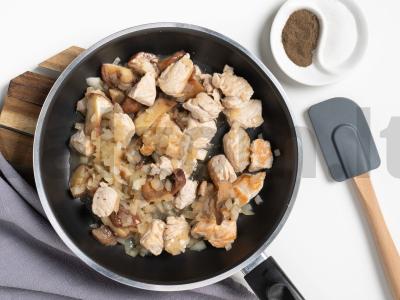 Kalakutienos filė su šaldytais miško grybais Žingsnis 1