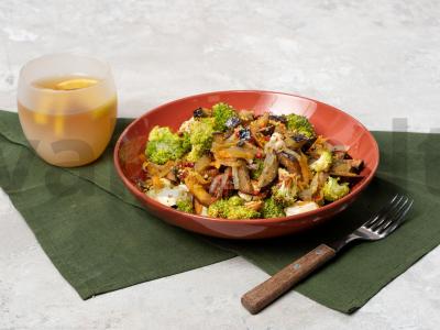 Daržovių troškinys su tkemali pagrindine nuotrauka