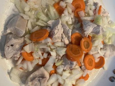 Vištiena grietinėje su daržovėmis Žingsnis 3