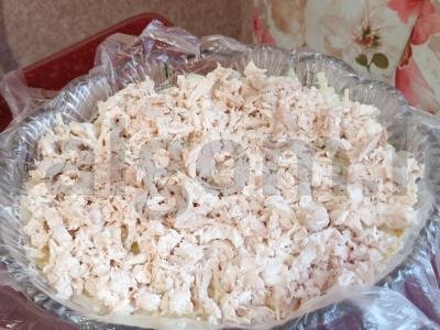 Sluoksniuotas salotas „Gribų pieva“ su vištiena ir bulvėmis Žingsnis 4