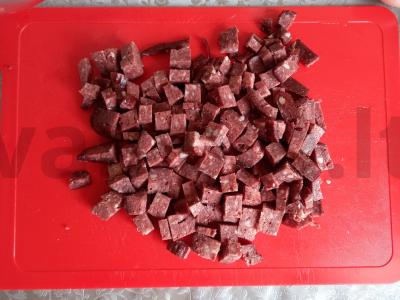 Sotūs omletas su rūkytomis dešromis Žingsnis 1