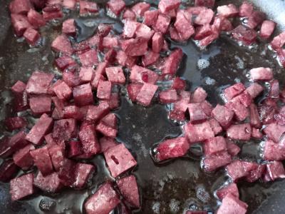 Sotūs omletas su rūkytomis dešromis Žingsnis 2