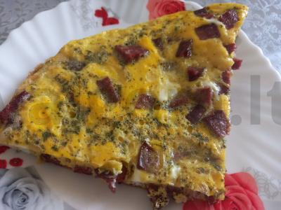 Sotūs omletas su rūkytomis dešromis pagrindine nuotrauka