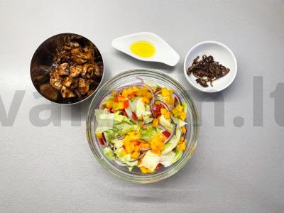 Salotas su kalakutiena, BBQ ir moliūgu Žingsnis 5