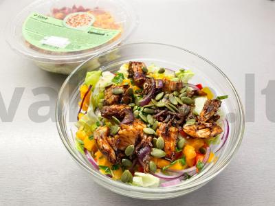 Salotas su kalakutiena, BBQ ir moliūgu pagrindine nuotrauka