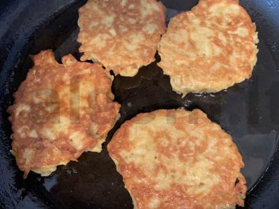 Obuolių blynai su cinamonu ant vištos kiaušinio Žingsnis 5