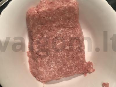 Vaikiški vištienos kotletai su cukinija Žingsnis 1