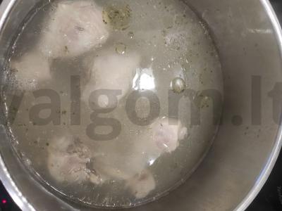 Vištienos sriuba su lydytu sūriu Žingsnis 1