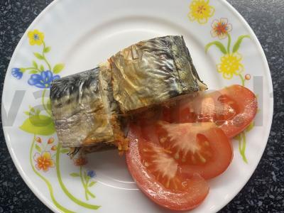 Skumbrė, kepta su daržovėmis pagrindine nuotrauka