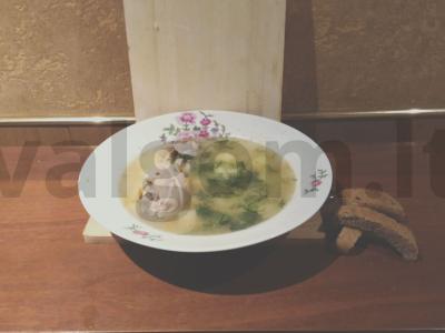 Vištienos sriuba su žolelėmis ir daržovėmis pagrindine nuotrauka