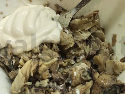 Žuvies konservų salotos Žingsnis 2