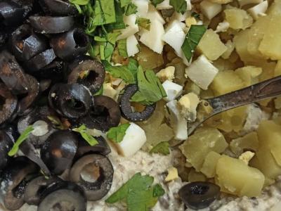 Žuvies konservų salotos Žingsnis 4