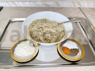 Vištienos lyulya-kebabas keptuvėje Žingsnis 2