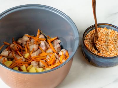 Žirnių sriuba su kiauliena lėtoje viryklėje Žingsnis 5