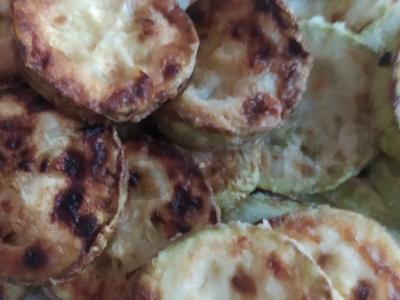 Kepti cukinijos pagrindine nuotrauka