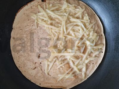 PP-hachapuri su sūrio įdaru ant keptuvės Žingsnis 4