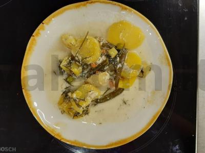 Keptas bulvės su faršu ir daržovėmis pagrindine nuotrauka